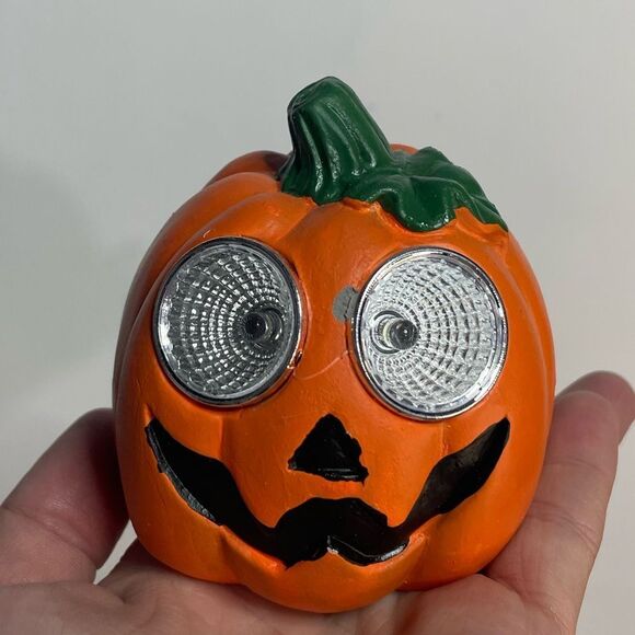 5 for $25🔥Halloween Cement Pumpkin Solar Decor, 2.48x2.75x3.15 in.- New - Picture 2 of 3